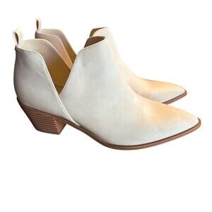 ZBY Western Notch Boots 9 NWOT Ankle Booties Cream Tan White Boho